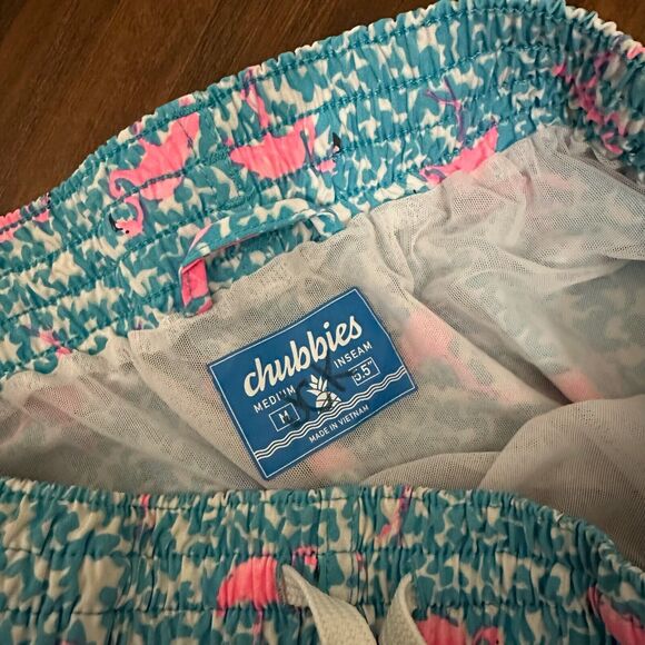 CHUBBIES The Domingos Are For Flamingos 5.5” Classic Swim Trunk Blue/Pink - Picture 7 of 10